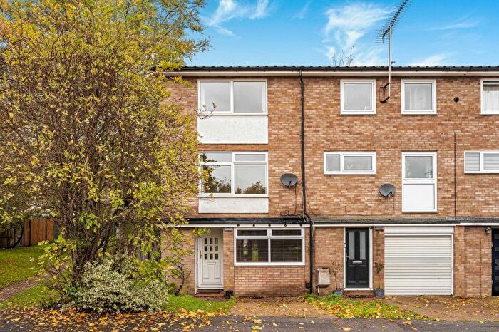 3 Bedroom Property To Rent In Aplins Close, Harpenden, AL5