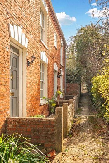 3 Bedroom Terraced House For Sale In West Bar Street Banbury, OX16