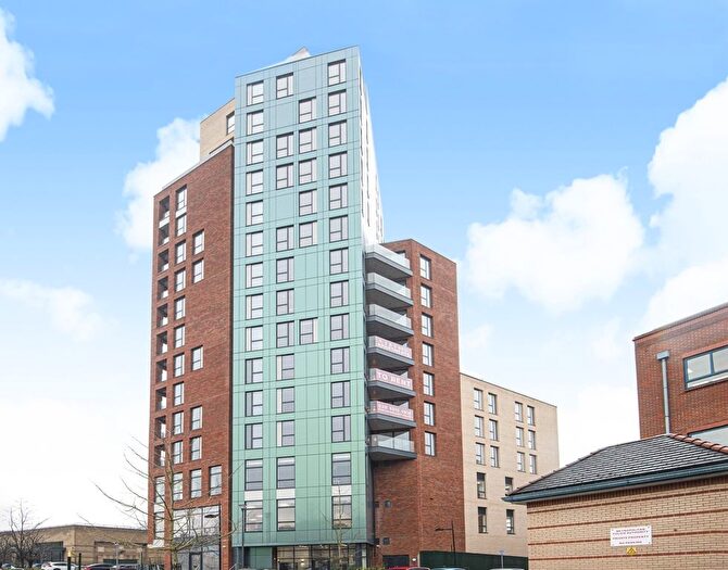 2 Bedroom Flat To Rent In St. Marks Road, Bromley, BR2