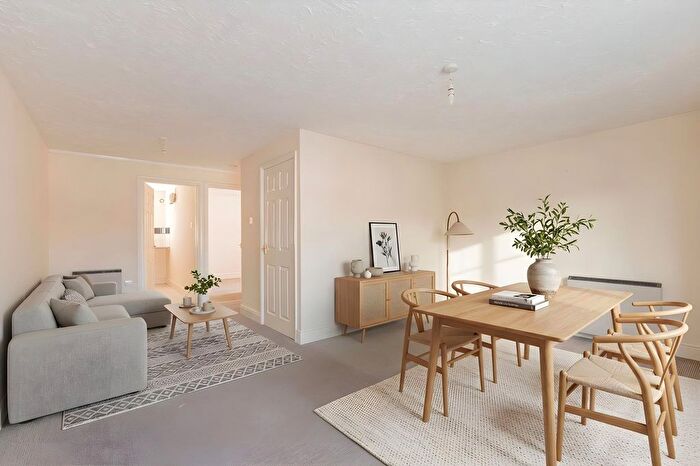 1 Bedroom Maisonette For Sale In Old Bakery Court, Coltishall, NR12