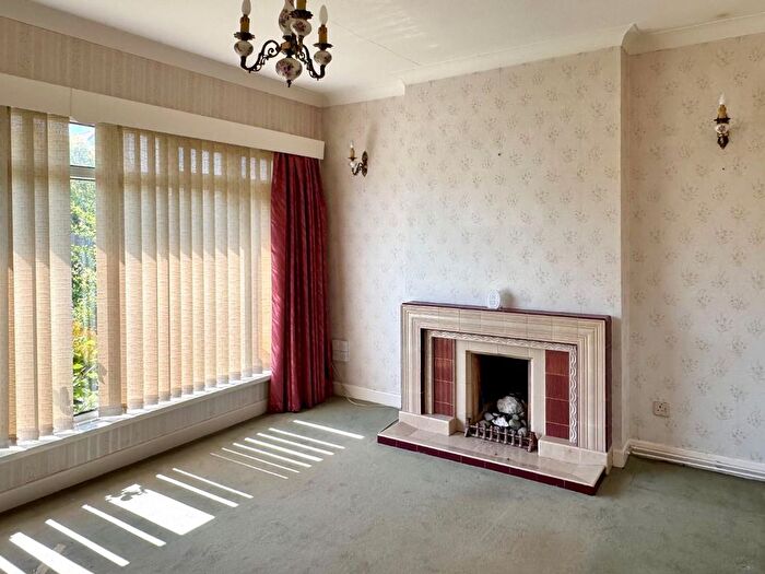 2 Bedroom Detached Bungalow For Sale In Craven Walk, Penarth, CF64