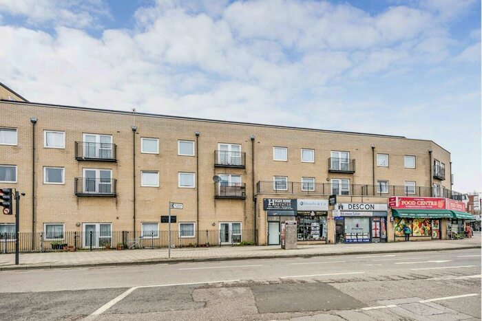 2 Bedroom Apartment To Rent In Montague House, IG3