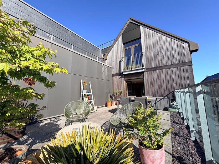 3 Bedroom Flat For Sale In Hope Quay, Wapping Wharf, BS1