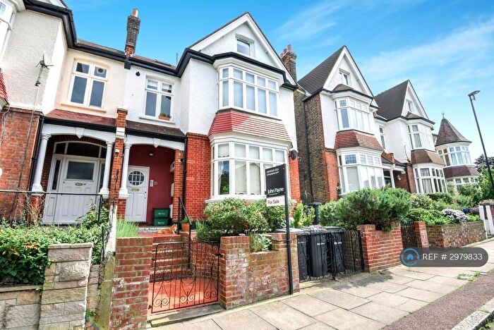 2 Bedroom Flat To Rent In Eliot Park, London, SE13