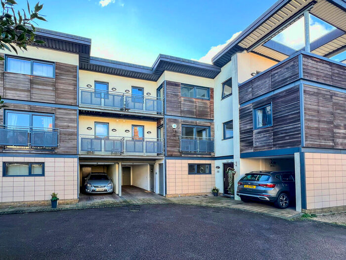 3 Bedroom Town House To Rent In Bridwell Mews, Railway Street, SG14