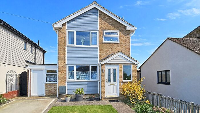 3 Bedroom Detached House For Sale In West Cliff Gardens, Herne Bay, CT6