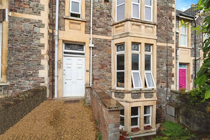 2 Bedroom Flat For Sale In Trelawney Road, Redland, Bristol, BS6