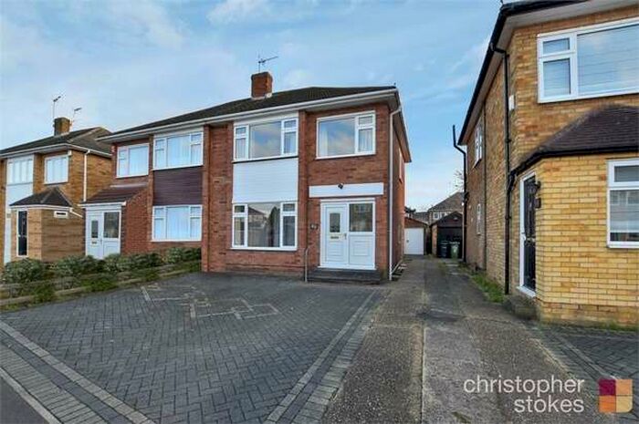 3 Bedroom Semi-Detached House To Rent In Martins Drive, Cheshunt, Cheshunt, Hertfordshire, EN8