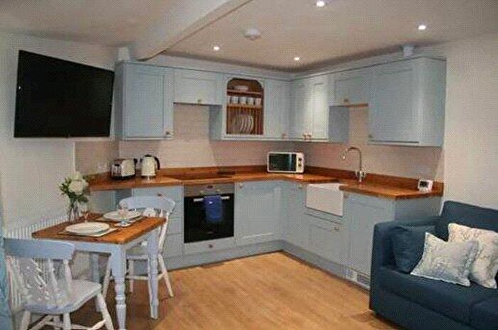 1 Bedroom Garages To Rent In Travershes Annex, Exmouth, EX8