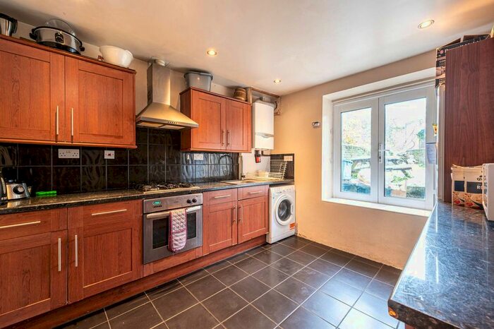 2 Bedroom Terraced House To Rent In Elizabeth Avenue, Islington, London, N1