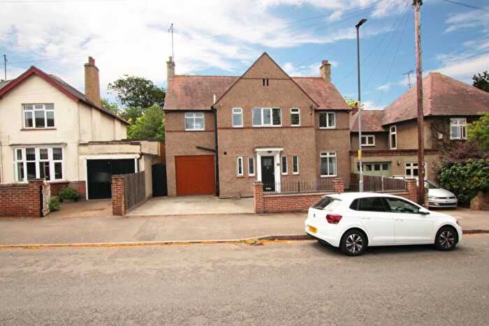 4 Bedroom Detached House For Sale In Blandford Avenue, Kettering, Northamptonshire, NN16