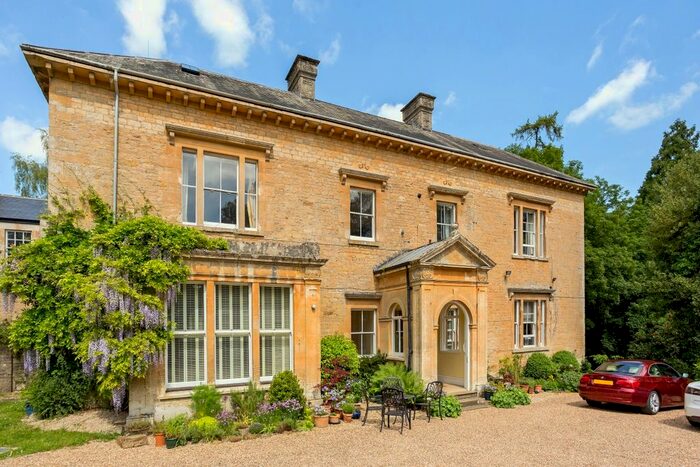 3 Bedroom Flat To Rent In South Side, Steeple Aston, Bicester, OX25