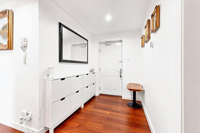 3 Bedroom Duplex For Sale In Gylemuir Road, Edinburgh, EH12
