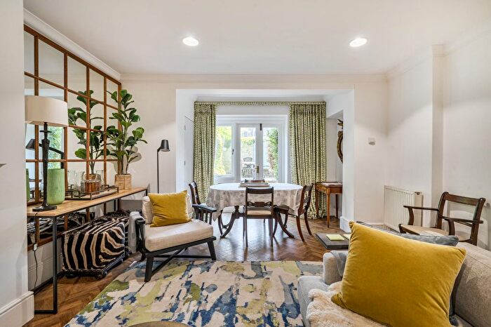 2 Bedroom Flat For Sale In Thurloe Street, South Kensington, SW7