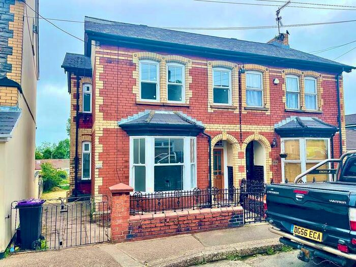 4 Bedroom Semi Detached House For Sale In Commercial Street