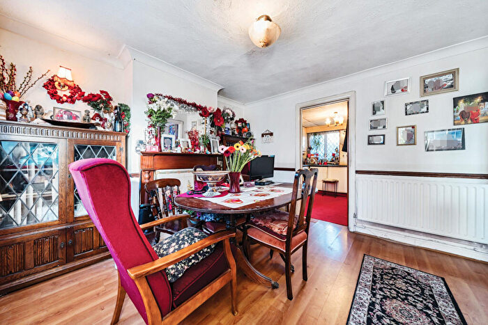 3 Bedroom End Of Terrace House For Sale In Alers Road, Bexleyheath, Kent, DA6