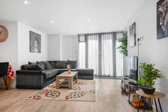 1 Bedroom Apartment For Sale In Station Approach, Woking, GU22