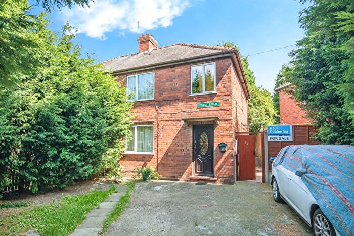 4 Bedroom Semi-Detached House For Sale In West Road, Tipton, DY4