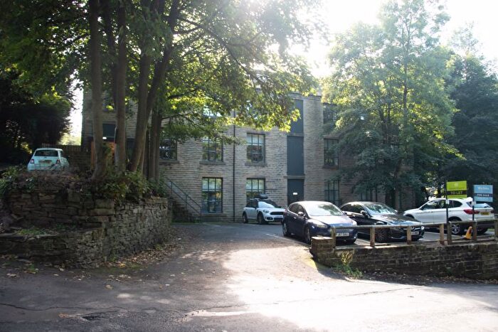 2 Bedroom Flat To Rent In Green Lane, Holmfirth, HD9