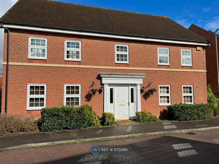 6 Bedroom Detached House To Rent In Creswell, Hook, RG27