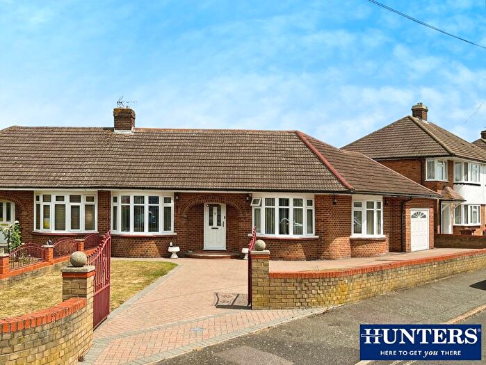 3 Bedroom Semi-Detached Bungalow For Sale In Povey Avenue, Wainscott, ME2