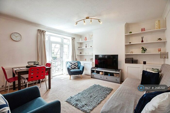 2 Bedroom Flat To Rent In Acorn Walk, London, SE16