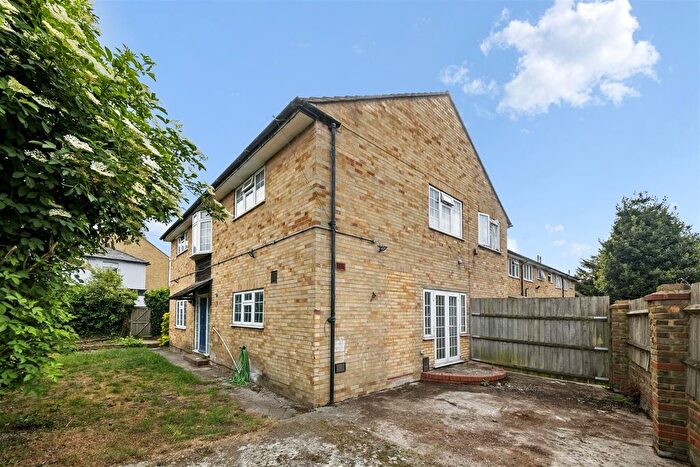 3 Bedroom Link Detached House For Sale In Providence Lane, Harlington, UB3