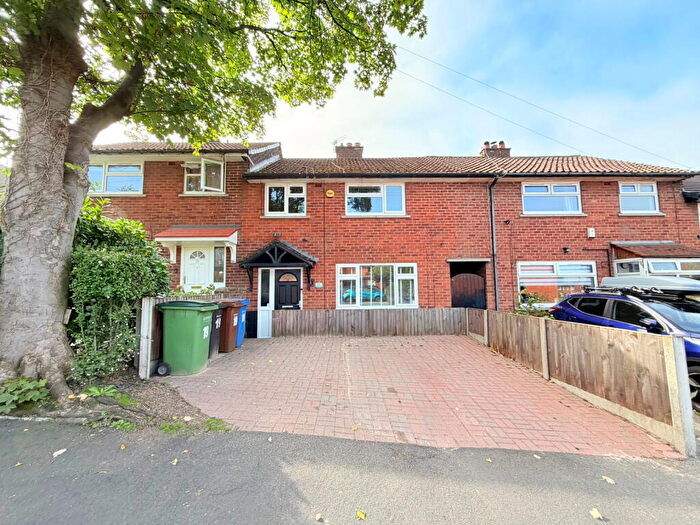 3 Bedroom Terraced House For Sale In Bents Avenue, Bredbury, Stockport, SK6