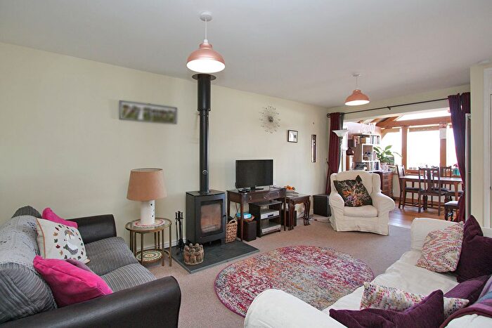 2 Bedroom Bungalow For Sale In Islay Crescent, Highworth, SN6