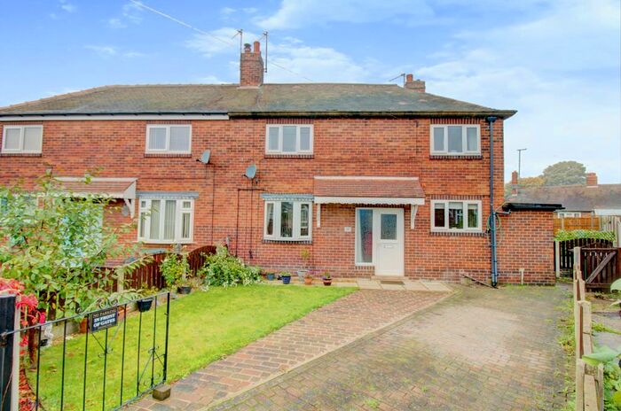 3 Bedroom Semi-Detached House For Sale In Manor Drive, Featherstone, Pontefract, WF7