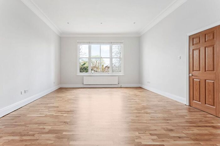 3 Bedroom Flat To Rent In Palm Court, NW3