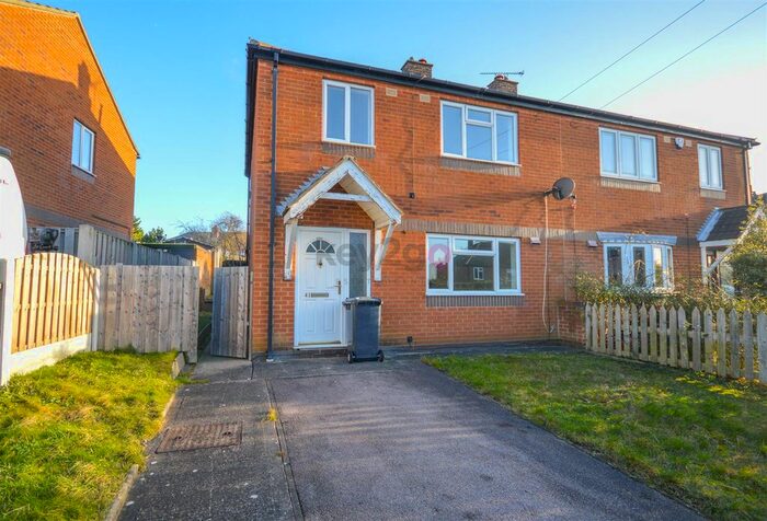 3 Bedroom Semi-Detached House To Rent In Ash Crescent, Eckington, Sheffield, S21