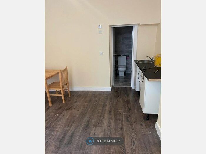 Studio To Rent In Church Road, London, E10
