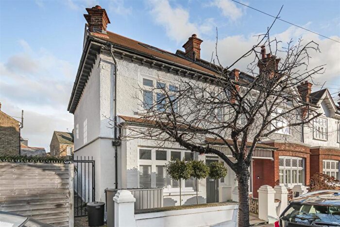 4 Bedroom End Of Terrace House For Sale In Glendower Road, East Sheen, SW14