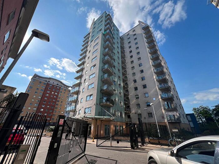 2 Bedroom Flat For Sale In Axon Place, Ilford, IG1