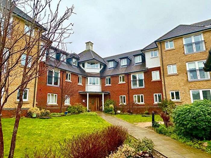 1 Bedroom Flat For Sale In Hoxton Close, Ashford, TN23