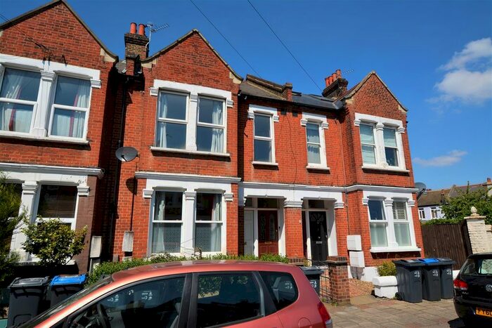 2 Bedroom Maisonette To Rent In Boundary Road, Colliers Wood, London, SW19