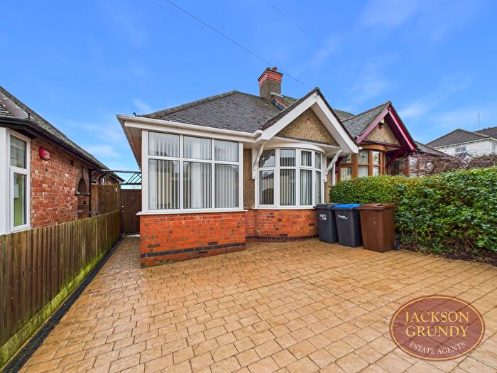 2 Bedroom Bungalow For Sale In Knights Lane, Kingsthorpe, NN2