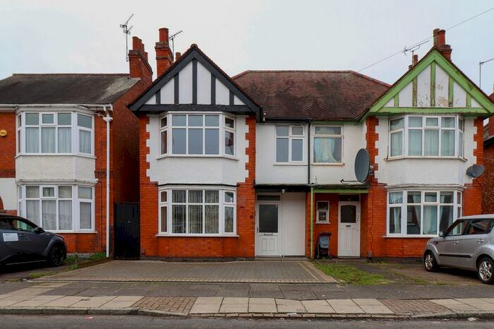 3 Bedroom Semi-Detached House To Rent In Staveley Road, Leicester, LE5