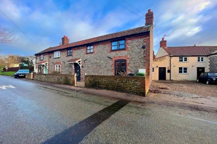 2 Bedroom Cottage To Rent In Mill Street, Norwich, NR11