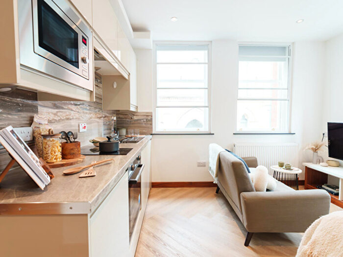 Apartment To Rent In Apt, Live Oasis Piccadilly #, M1