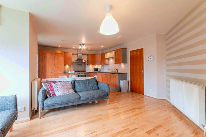 3 Bedroom Flat To Rent In Portland Gardens, Edinburgh, EH6