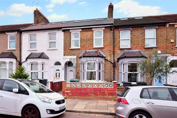 4 Bedroom Terraced House To Rent In Station Crescent, London, N15