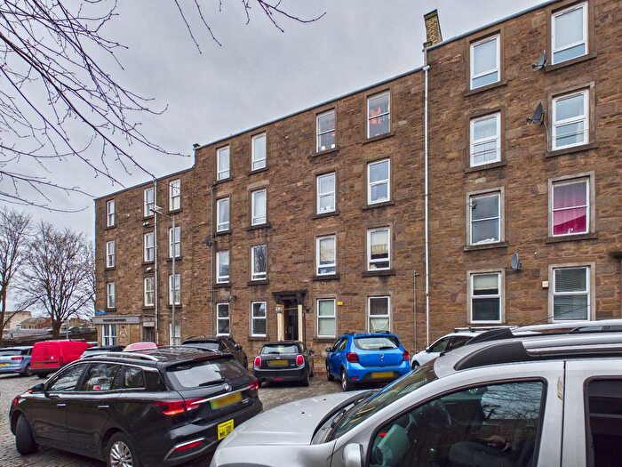 2 Bedroom Flat To Rent In Blackness Street, West End, Dundee, DD1