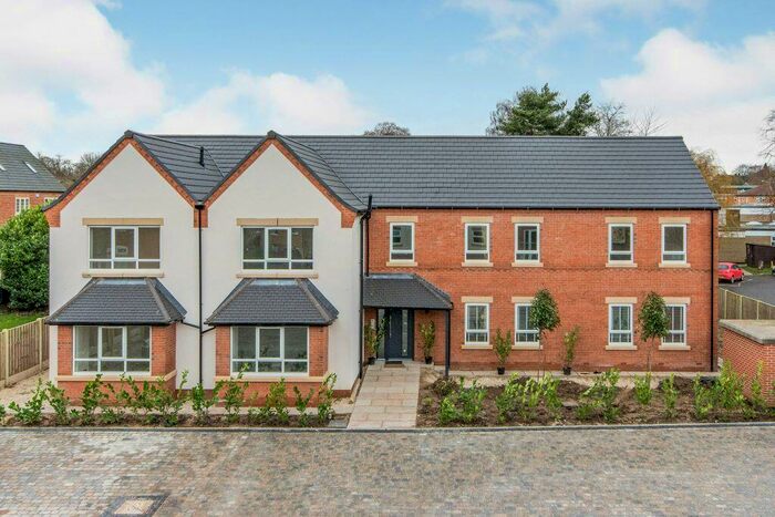 2 Bedroom Apartment To Rent In Station Road, Bawtry, Doncaster, DN10