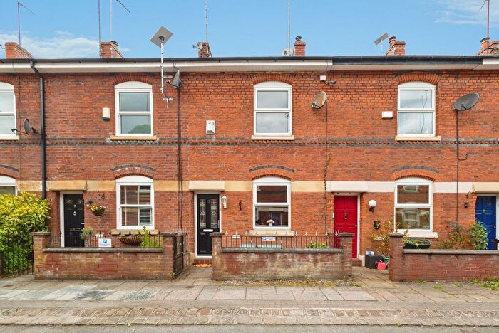 3 Bedroom Terraced House For Sale In Dingle Terrace, Ashton-Under-Lyne, Lancashire, OL6