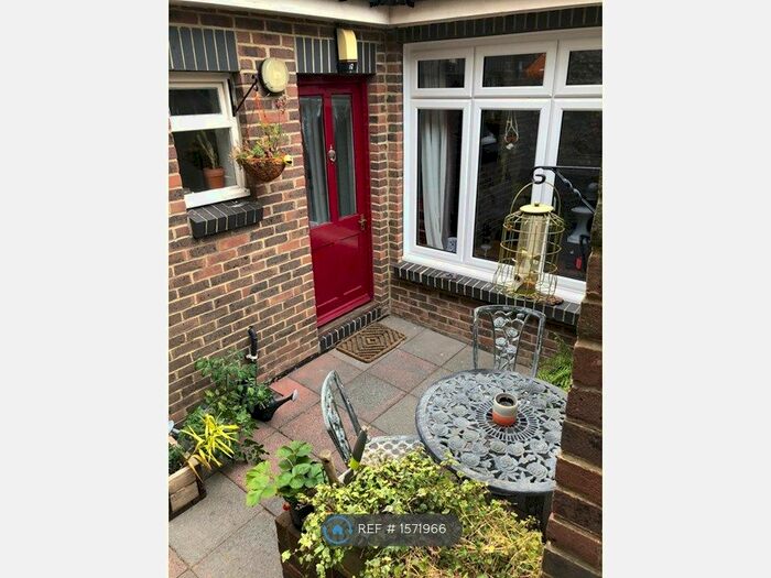 1 Bedroom Flat To Rent In Queens Road, Brighton, BN1