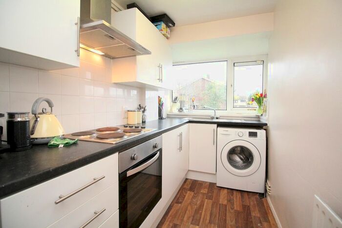 1 Bedroom Flat To Rent In Darenth Road, Welling, DA16