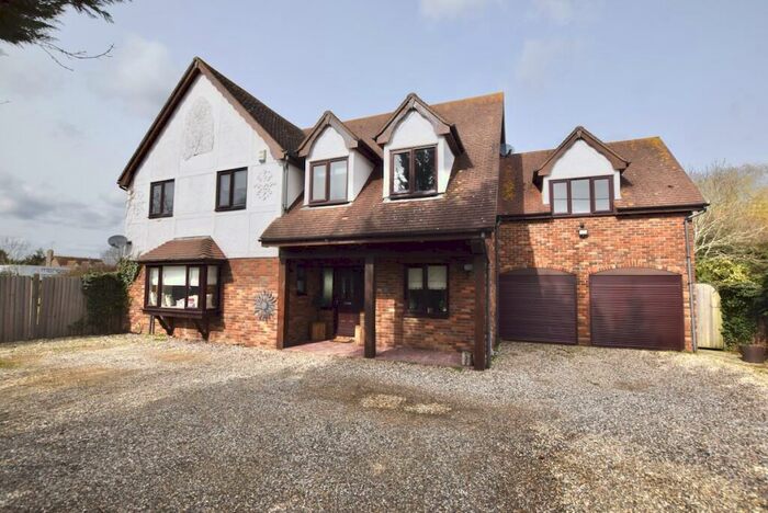 5 Bedroom Detached House For Sale In The Street, Chelmsford, CM3