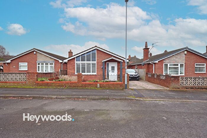 2 Bedroom Detached Bungalow For Sale In Chelmorton Drive, Lightwood, Stoke-On-Trent, Staffordshire, ST3